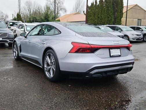 2022 Audi e-tron GT Premium Plus