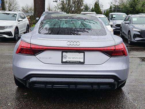 2022 Audi e-tron GT Premium Plus