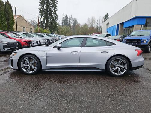 2022 Audi e-tron GT Premium Plus