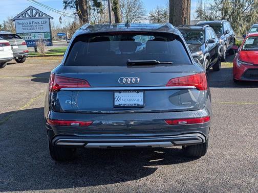 2022 Audi Q8 55 Premium