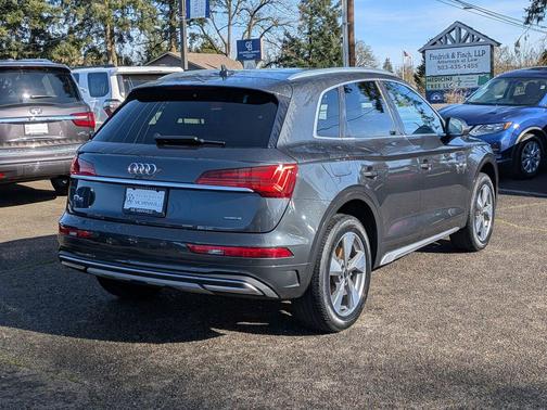 2022 Audi Q8 55 Premium