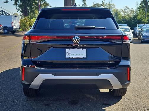 2025 Volkswagen Tiguan 2.0T SE 4MOTION