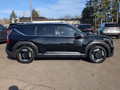 2024 Kia EV9 Light Short Range