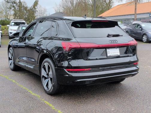2023 Audi e-tron Premium Plus quattro