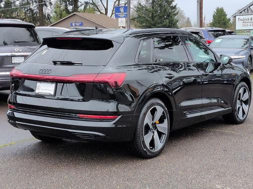2023 Audi e-tron Premium Plus quattro