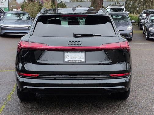 2023 Audi e-tron Premium Plus quattro