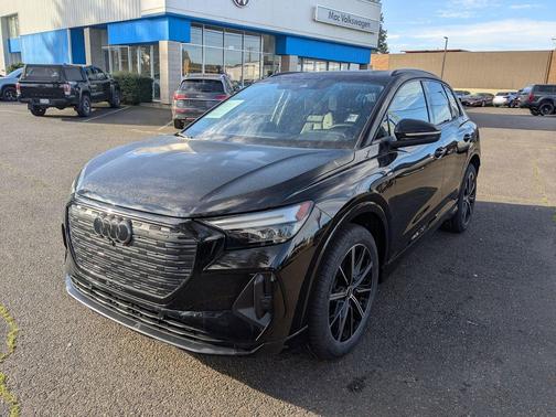 2022 Audi e-tron Premium Plus