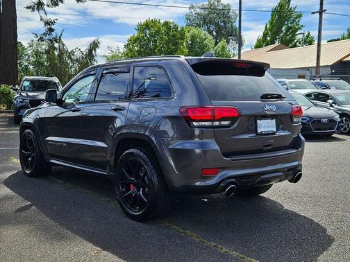 Granite Crystal Metallic Clearcoat 2017 Jeep Grand Cherokee SRT