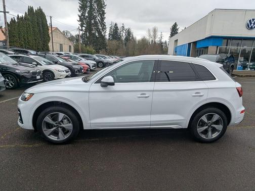 2023 Audi Q5 40 Premium Plus
