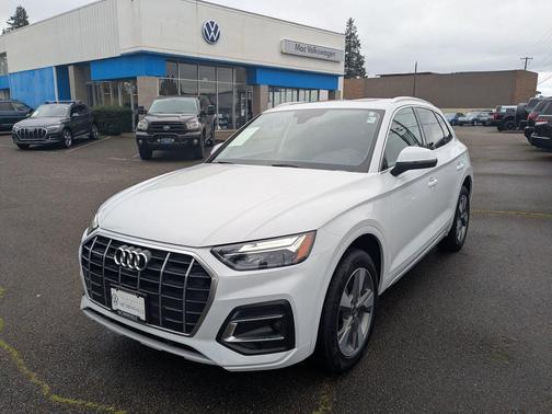 2023 Audi Q5 40 Premium Plus