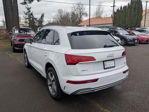 2023 Audi Q5 40 Premium Plus