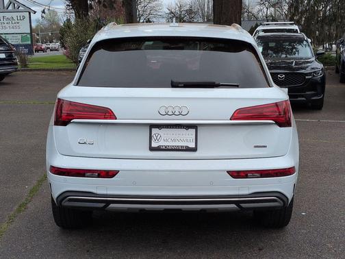 2023 Audi Q5 40 Premium Plus