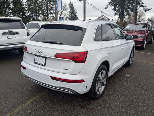 2023 Audi Q5 40 Premium Plus