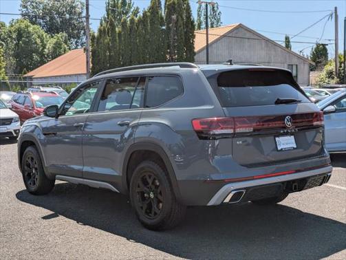 2025 Volkswagen Atlas 2.0T Peak Edition