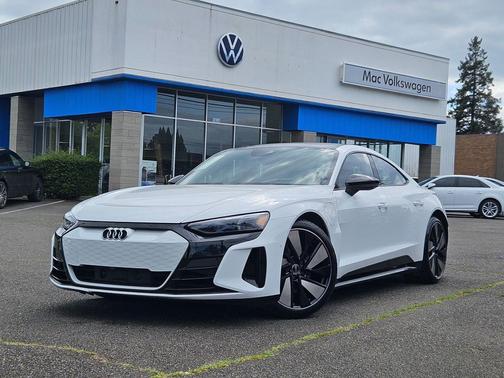 Ibis White 2023 Audi e-tron GT Prestige quattro