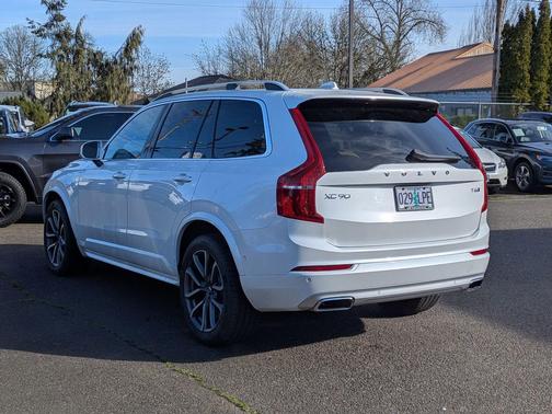 2019 Volvo XC90 T6 Momentum