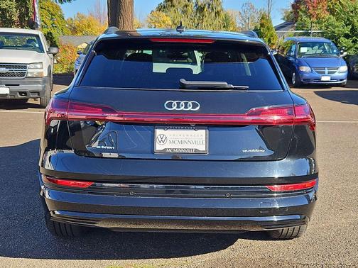 2021 Audi e-tron Premium