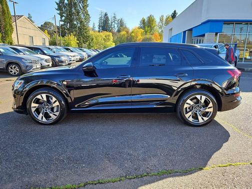 2021 Audi e-tron Premium