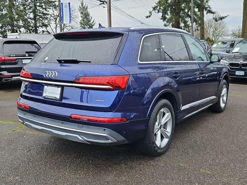 2022 Audi Q7 45 Premium