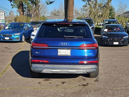 2022 Audi Q7 45 Premium