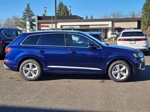 2022 Audi Q7 45 Premium