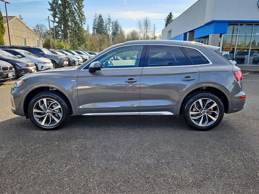 2023 Audi Q5 45 S line Premium Plus