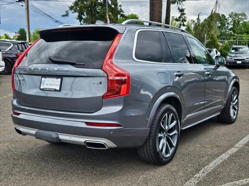 2018 Volvo XC90 T6 Momentum