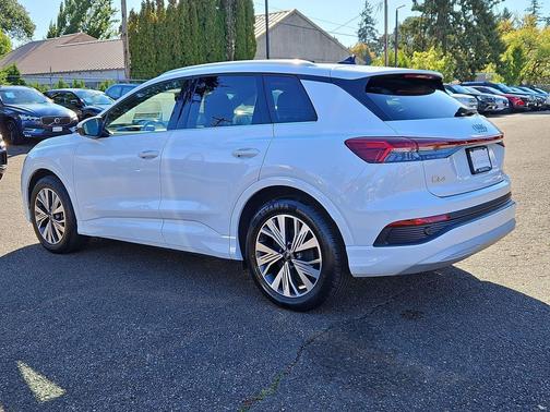 2023 Audi Q4 e-tron Premium 40 RWD