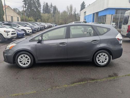 2014 Toyota Prius v Two