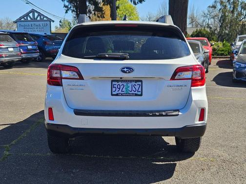 Crystal White Pearl 2017 Subaru Outback 2.5i Limited