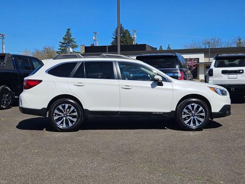 Crystal White Pearl 2017 Subaru Outback 2.5i Limited