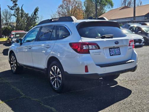 Crystal White Pearl 2017 Subaru Outback 2.5i Limited
