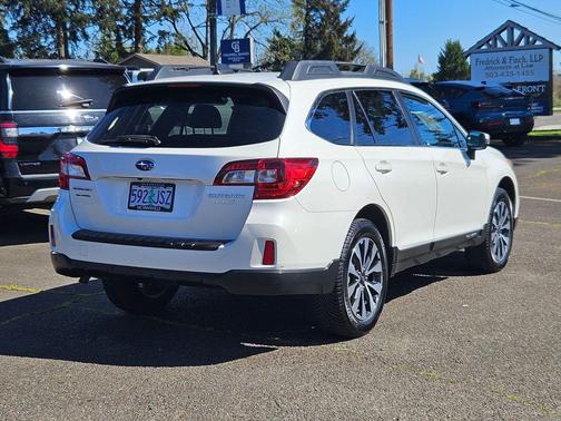 Crystal White Pearl 2017 Subaru Outback 2.5i Limited