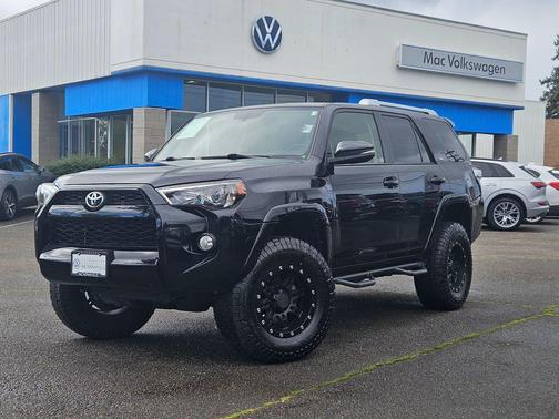Midnight Black Metallic 2016 Toyota 4Runner SR5 Premium