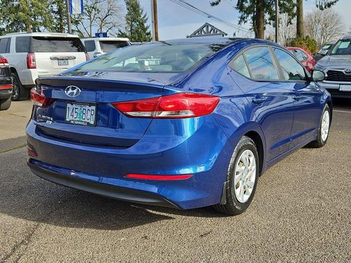 2018 Hyundai ELANTRA SE