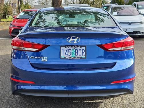 2018 Hyundai ELANTRA SE