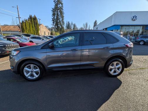 2021 Ford Edge SE
