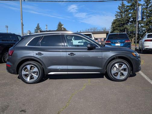 2023 Audi Q5 40 Premium Plus