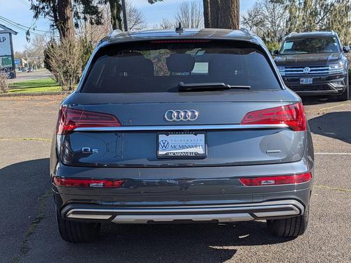 2023 Audi Q5 40 Premium Plus