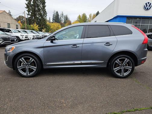 2017 Volvo XC60 T6 Dynamic