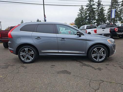 2017 Volvo XC60 T6 Dynamic