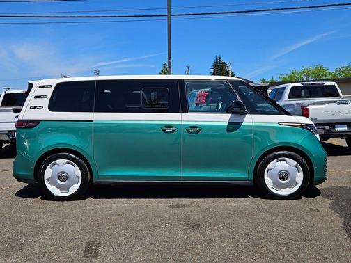 Mahi Green 2025 Volkswagen ID. Buzz 1st Edition