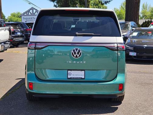 Mahi Green 2025 Volkswagen ID. Buzz 1st Edition