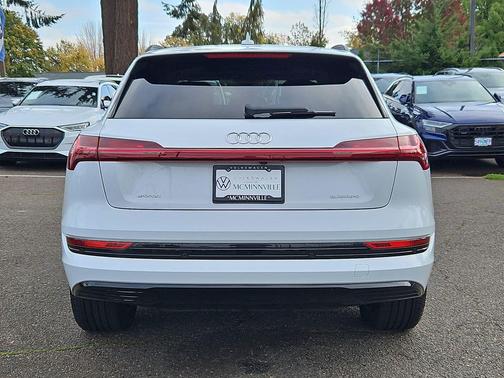 2021 Audi e-tron Premium