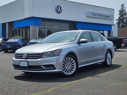 Reflex Silver Metallic 2017 Volkswagen Passat 1.8T SE