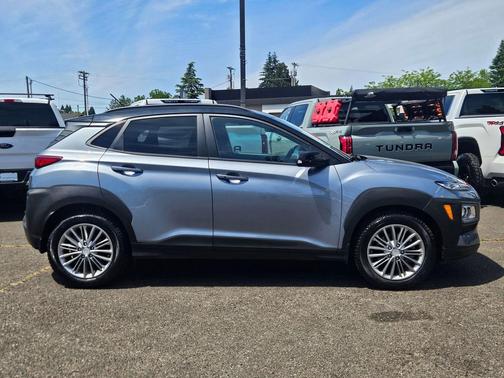 Sonic Silver w/Black Roof 2019 Hyundai KONA SEL