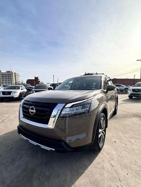 2024 Nissan Pathfinder Platinum