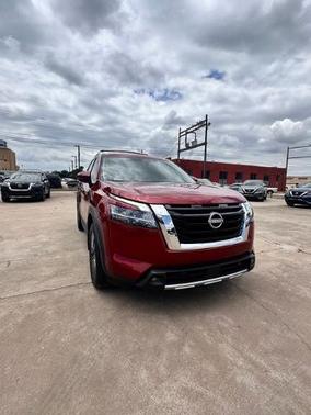 2023 Nissan Pathfinder SL