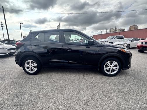 2021 Nissan Kicks S