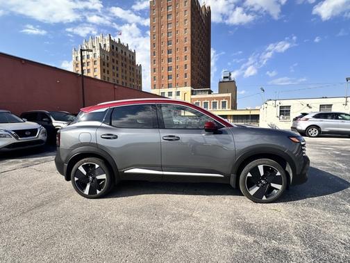 2025 Nissan Kicks SR